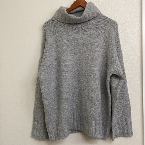 Vero Moda
VMBERKO ROLLNECK Light Grey Melange Sweater - Picture 8 of 13